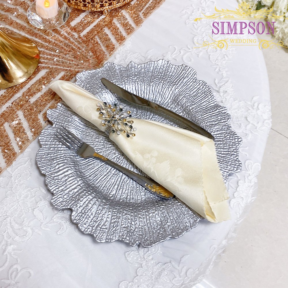 High Quality Custom Black Plastic Dinner Plates Fashionable Plate Set for Weddings and Home Decor for Party Use